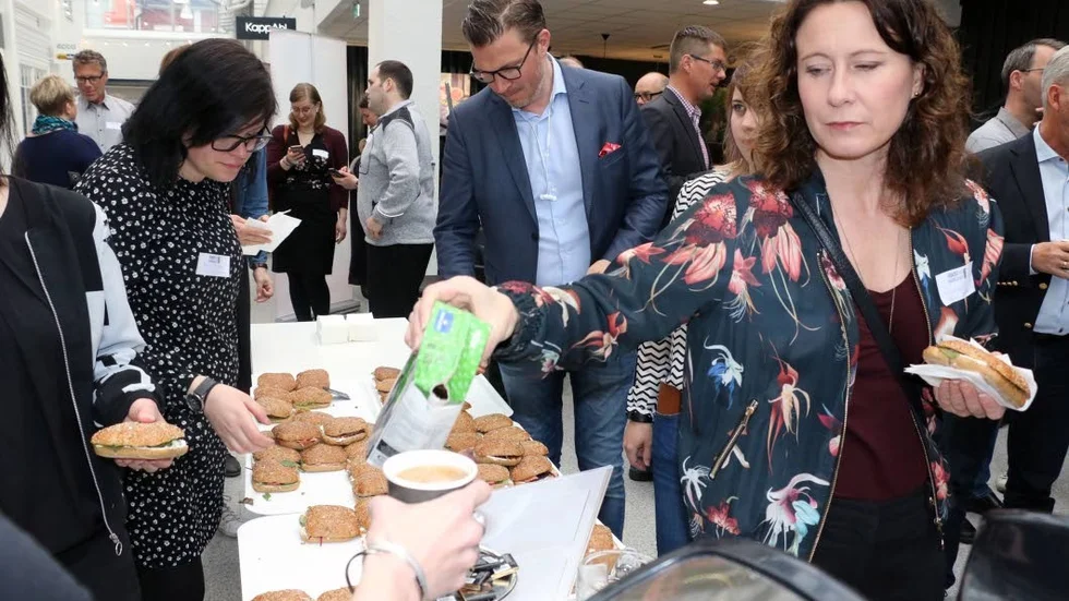 Alltid på menyn. Mackor och kaffe vid frukostmötet.
