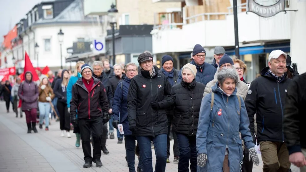 Kommunalrådet Helena Stenberg gick med i tåget.