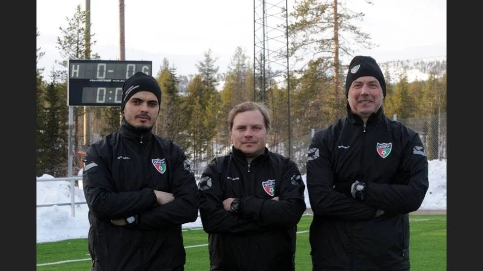 Trion blir en duo sedan det står klart att huvudtränaren Dave Timmins, till höger, lämnar Gällivare/Malmberget. Erhan Karabeg, tv, blir huvudtränare och Mats Eriksson assisterande