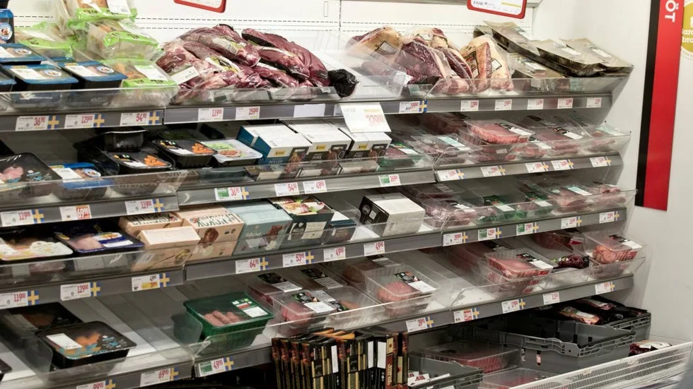 Kött. Det är viktigt att kött av olika slag tillreds på rätt sätt så att risken för matförgiftning kan undvikas.