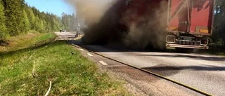 Lastbil totalt utbränd