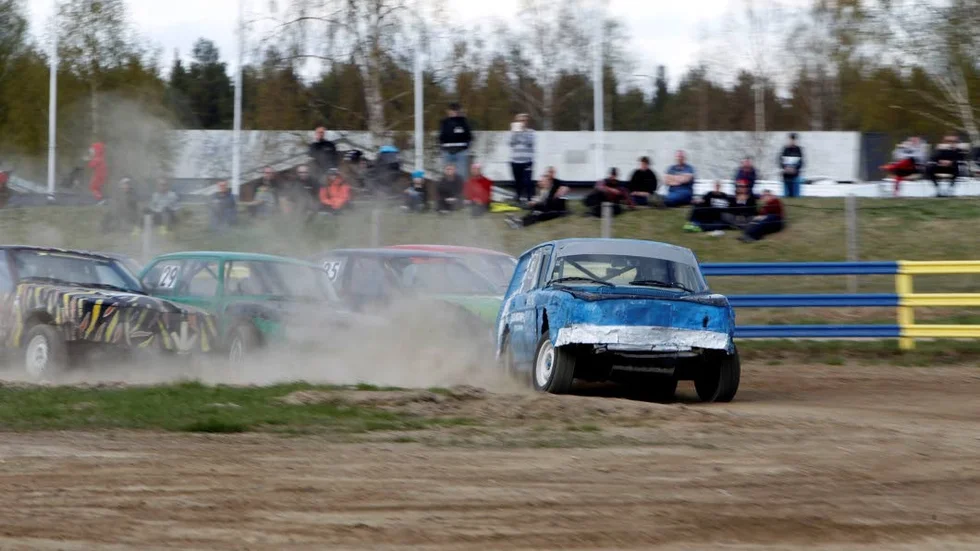 Full fart. Tom Hedestig Lindström, Luleå MS, vann seniorklassen i folkrace.