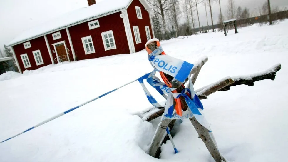Snart 13 år. Det var i april 2004 som bröderna Sune och Roger Lindberg överfölls i sitt hem i Kalamark.  Nu, snart 13 år senare, väntar livstidsdömde Kaj Linna med spänning på åklagarens beslut. (Arkivbild)