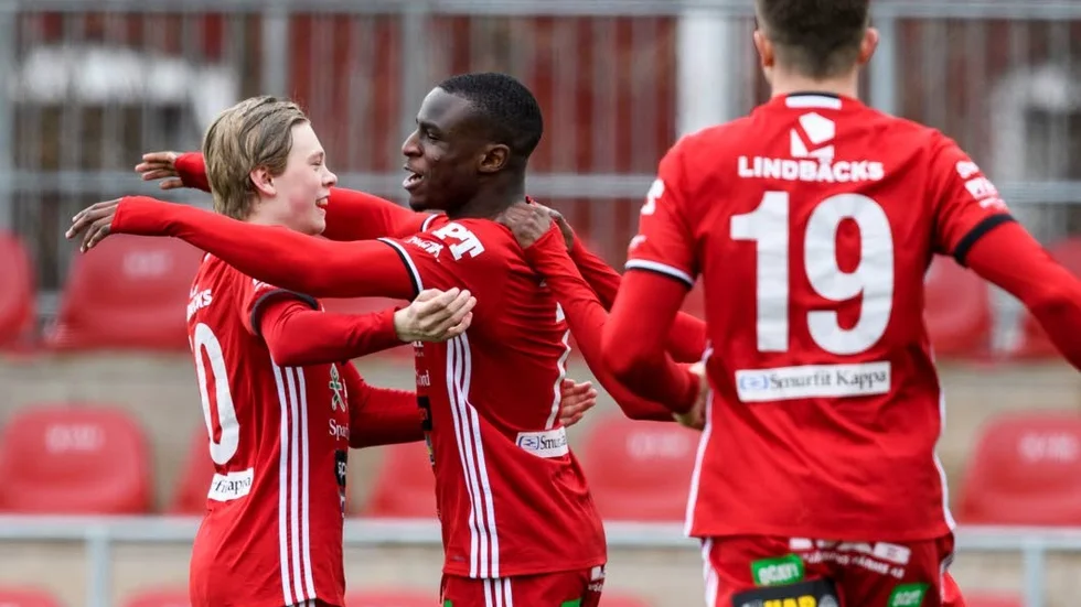 JUBEL. Piteå inledde serien starkt men har nu två raka kryss när Hudiksvall kommer till LF Arena.