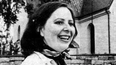 KYRKGUIDE. Varje vardag finns Maria Lahti på plats för att guida i Öjebyns kyrka och kyrkstad.