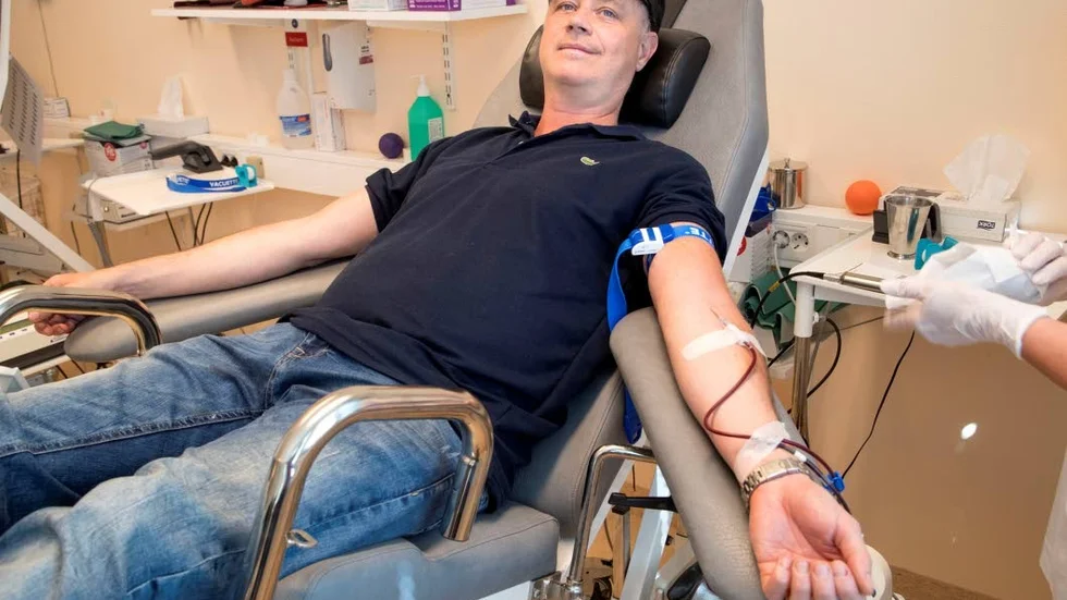 Självklart. Jävrebon Mikael Berggren ångrar inte att han blev blodgivare. "Förutom att hjälpa sjukvården så får man en hälsokoll av blodtryck och blodvärde som extra bonus", säger han.