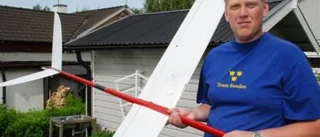 Han prövar vingarna i VM