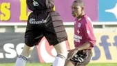 Issa Mohammed har fortfarande bara gjort ett allsvenskt mål för IFK Norrköping. Anders Karlsson, Örebros keeper, stoppade honom i går.
FOTO: ROBERT SVENSSON