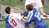 Tre härliga poäng  så slutade Kimstads division IV-premiär mot Hagahöjden på konstgräset. Här knoppar Johnny Johansson bort bollen framför lagkompisen Jörgen Lindström och Hagas Jonas Werner.
FOTO: JANNE FORSBY