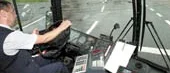 Guppen hjälper fotgängarna
? men sliter ner bussförarna