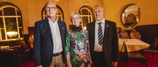M, KD, L på gemensam valvaka – hoppas bilda regering