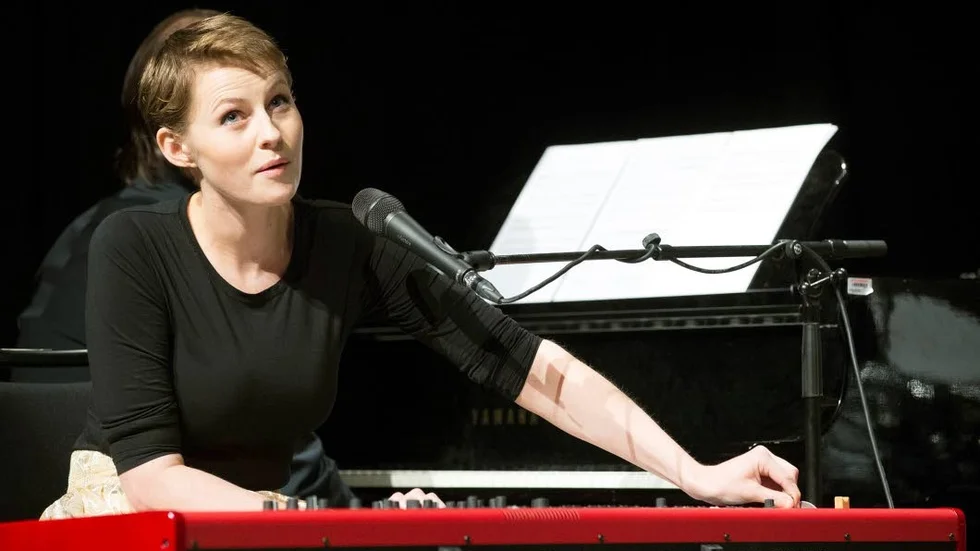 Drömmar. Från början ville Edda Magnason bli pianist. Som barn hade hon tillgång till Gällivare kyrka där hon fick öva på stora orgeln.