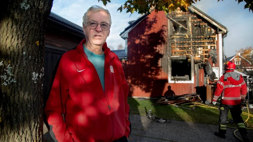 Orolig. Närmaste grannen, Hans Grönlund, ser huset som en olägenhet. "Vi vill ha bort det så fort som möjligt", säger han. (Arkivbild)