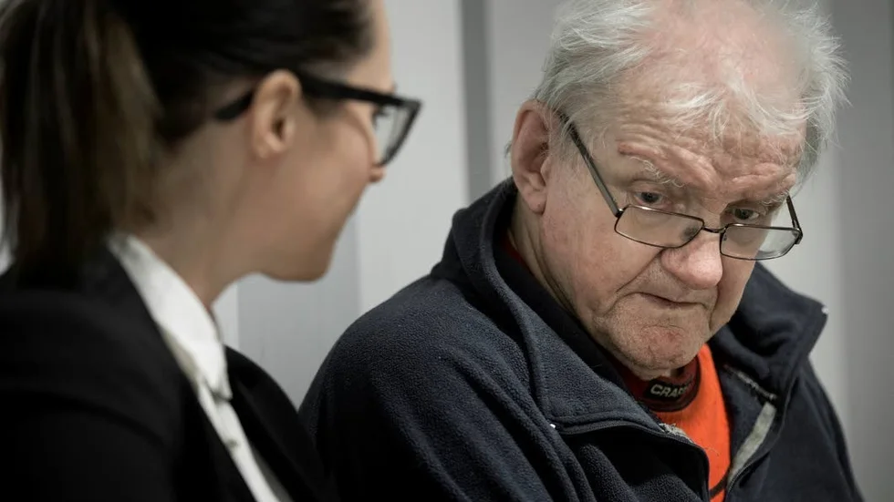 RÄTTEGÅNG. Målsägandebiträdet advokat Carolina Nilsson tillsammans med Lars-Gunnar Söderlund: "Gärningsmannen har uppvisat stor grymhet och råhet och det bör givetvis påverka skadeståndet", menade hon.