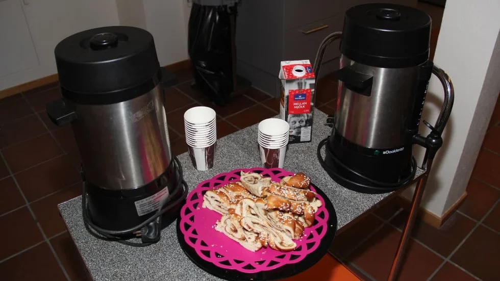 INTE BULLAR.  Ja till kaffet. Men nej till bullen. Undvik sockret.