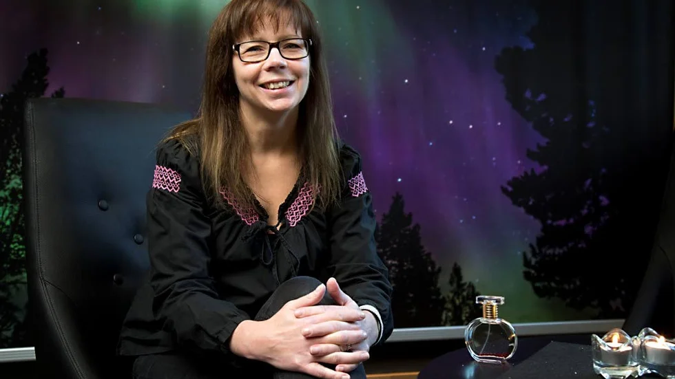 Eva Henriksson har skickat iväg ett doftprov av sin produkt till en stor och anrik internationell tävling för parfymer Art and Olfaction Awards i Kalifornien , USA. ”Det är nervpirrande men jag gillar att tävla,  tänker alltid OS-medaljer och går självklart för guld den här gången”, säger Eva Henriksson och skrattar. Om hennes parfym får medalj får hon veta först under våren 2016 när tävlingen avgörs.