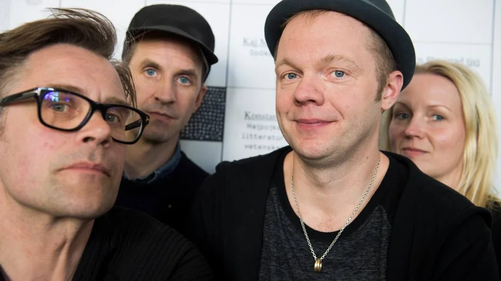 Sven Björklund, Mattias Fransson, Olof Wretling och Sofia Wretling i komikerkollektivet Mammas nya kille.