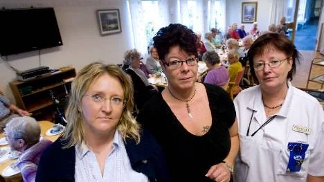Paula Illikainen, Susanne Kvarnheden och Ingalill Appelgren kan inte förstå hur vård- och omsorgsnämnden kan vilja lägga ner ett så väl fungerande boende som Hallegården.