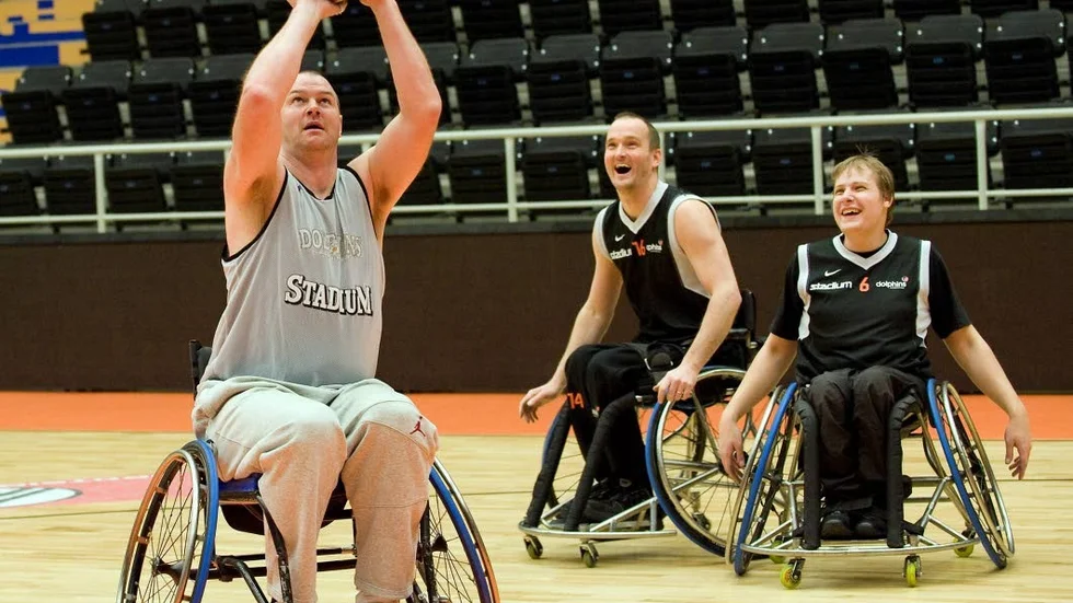BYTER BOLL. Basketprofilen Anders Marcus sätter punkt för karriären och förstärker IK Sleipners styrelse.