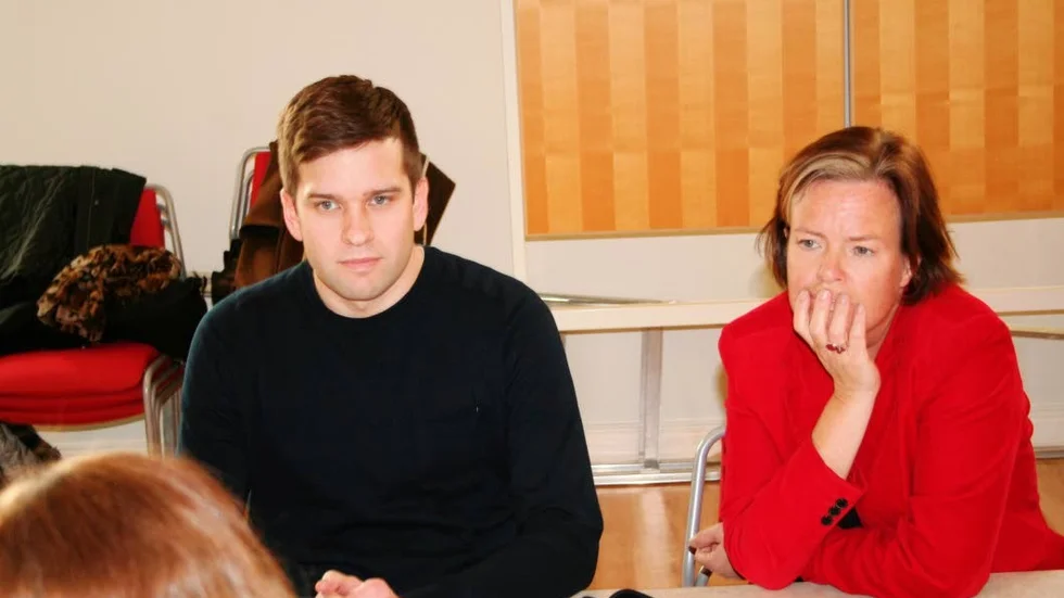 SSU-ordföranden Gabriel Wikström och partisekreteraren Carin Jämtin följdes åt i skolkampanjen under tisdagen.