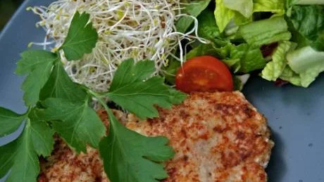 Krabbkakor. Kryddiga krabbkakor gjorda på fisk, krabba och ägg. Ytterst få kolhydrater om du äter dem utan ris, pasta eller potatis. Foto: Dan Strandqvist