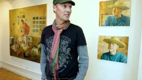 Fredrik Landergren blandar nedslag från vardagen med stunder som bara svischar förbi. Foto: Titti Olovsson