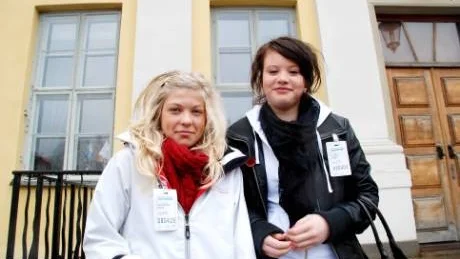 Karin Gustavsson och Clara Nättsjö tyckte att besöket i Finspång var givande. Spännande var bland annat att få insyn i företaget och se vad de jobbar med. Foto: Carolina Nilsson