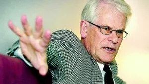 Det finns människor som med hela sin personlighet utstrålar det bästa med den traditionella socialdemokratin. Ingvar Carlsson är en av dem, skriver Widar Andersson i dagens ledare. Foto: Claudio Bresciani/Scanpix