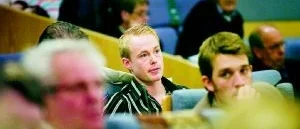 Ledare: Sd måste sortera bort sina stollar