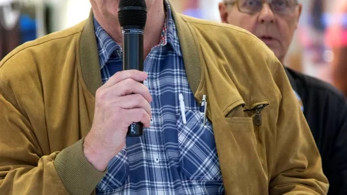 Lage Hortlund (M) är nöjd över med innehållet i skolsatsningen och tycker att förslaget överensstämmer med Moderaternas resonemang i frågan.