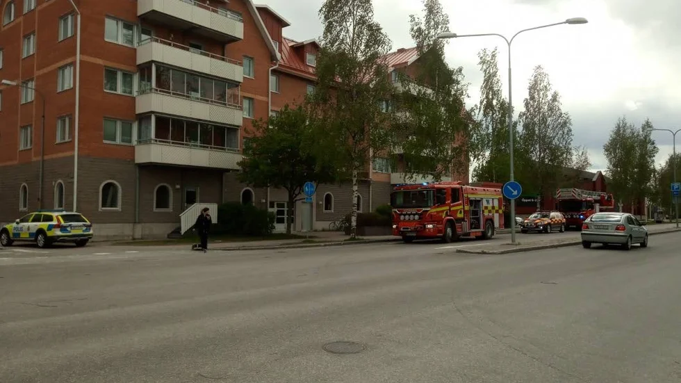Polisen misstänker att en brand som startade i hyresfastigheten på Västergatan på torsdagen är anlagd.