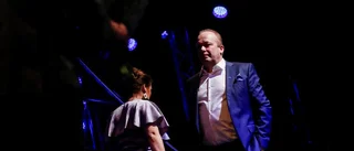 Vältaligt på och runt travgalans scen