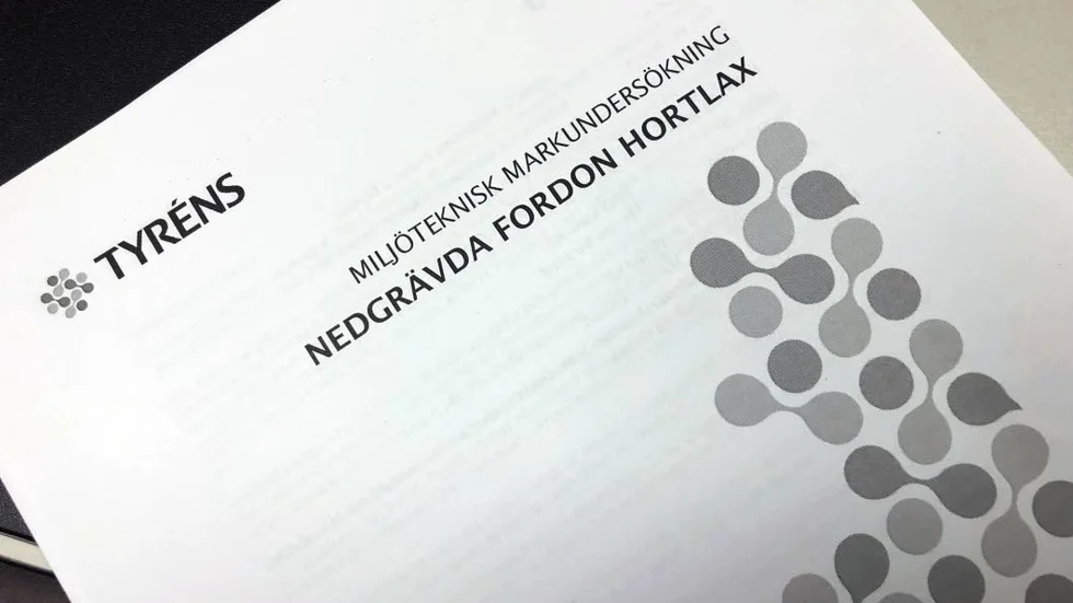 Rapporten finns på bordet. Bilkyrkogården innehåller många skrotbilar och annan skrot, men Tyréns ser inga direkta miljöhot med bilkyrkogården.