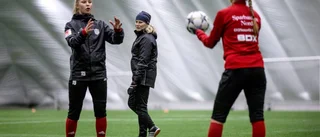 Förra förbundskaptenen gjorde första passet