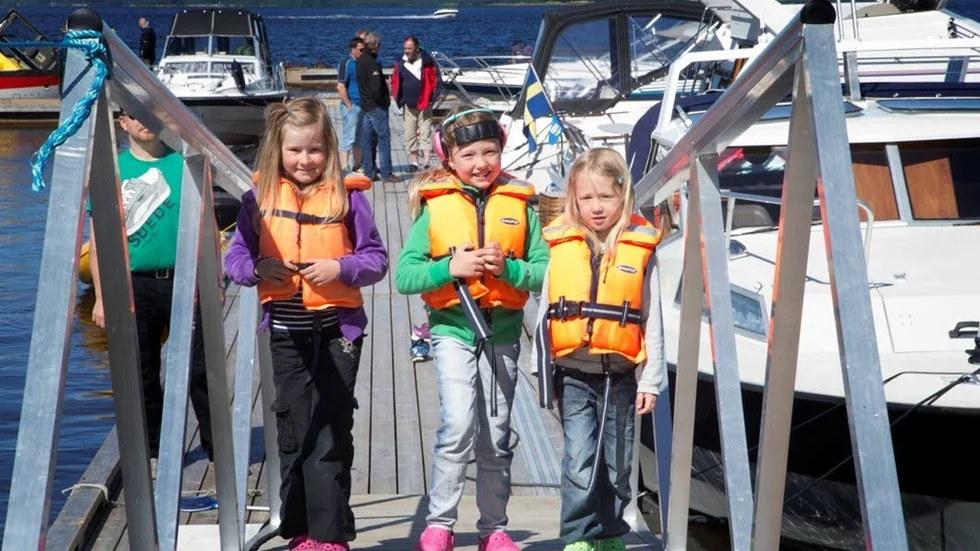 Elsa Grönlund, Alicia Ekman och Sanna Ekman gillar båtlivet.