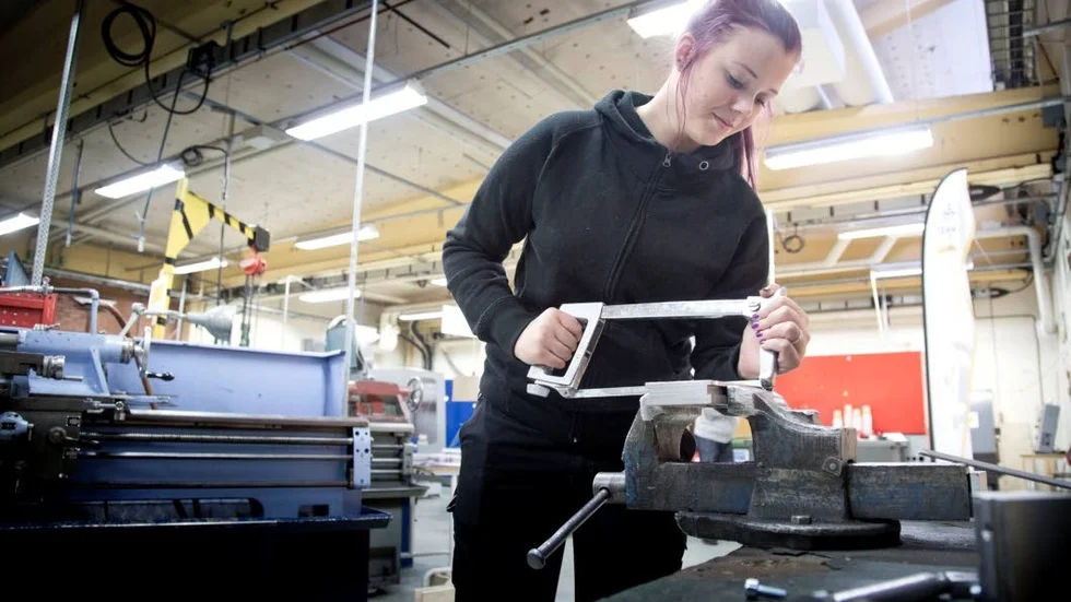 Isabelle Ignberg, som läser andra året på industriprogrammet, var en av eleverna som visade upp programmet.