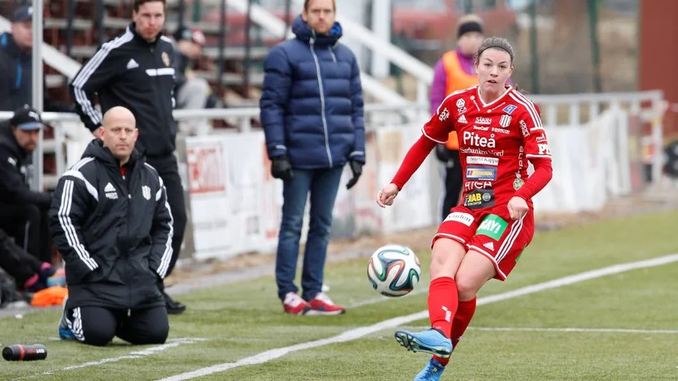 Piteå IF:s Pauline Hammarlund blev målskytt för Sverige som förlorade med 1-2 mot Norge. (Arkivbild)