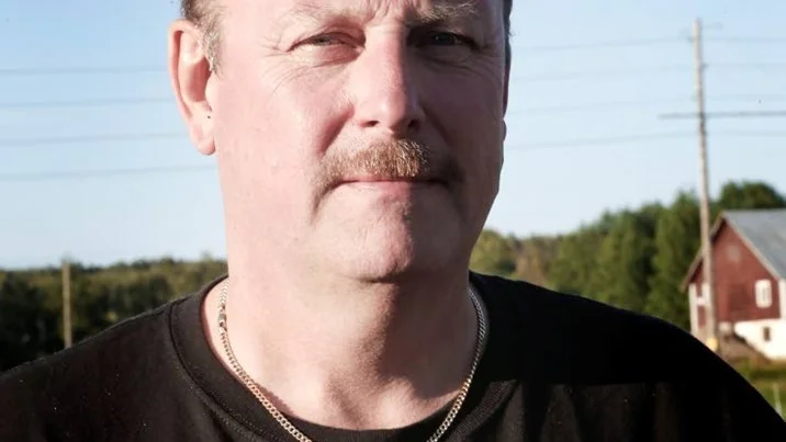 ”Tisdagar kör vi till olika mål, vi startar på kyrkparkeringen”, säger Peter Larsson.