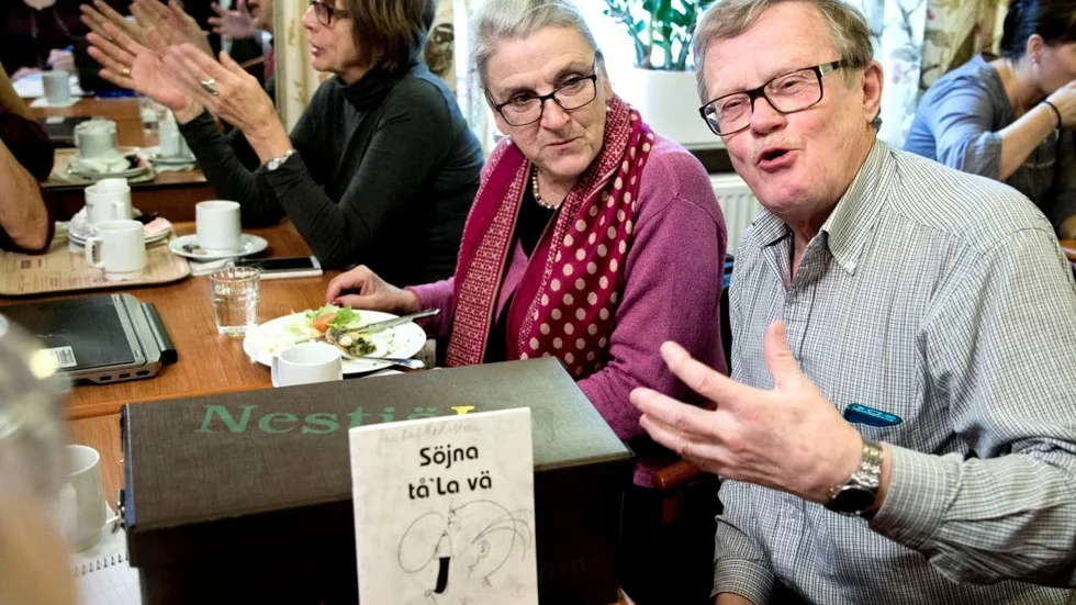 Pitemålet har både ett eget lexikon och grammatikbok samt även en unika med material. "Det här har vi att utgå ifrån" säger Jan-Olof Hedström (intill Britt Fäldt)