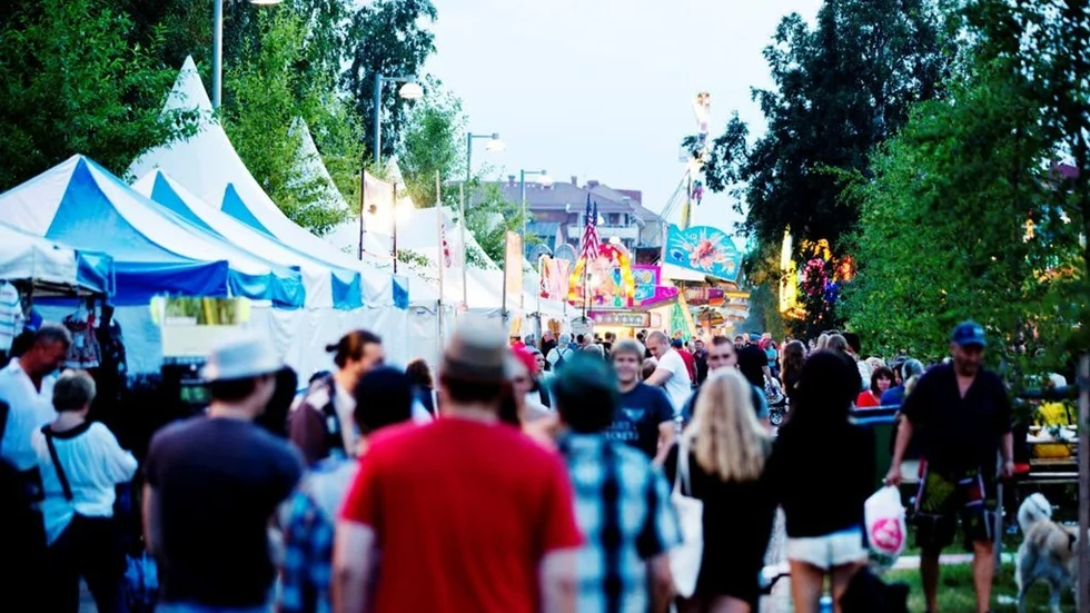 Festivalerna i länet tenderar att bli allt trevligare och allt mindre våldsamma. Mycket tack vare det nätverk som finns mellan olika samhällsaktörer. (Arkivbild)