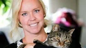 Annika Eriksson berättar att Sigge är som en hund, som lystrar till sitt namn och som brukar vilja följa med på eskapader. Han har bland annat följt med på joggingturen och in på Statoil.