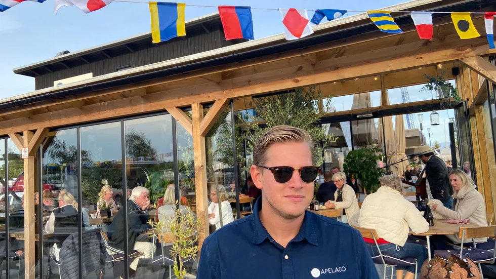 Livemusik drog fick många till kölsvinet under första dagen av Apelagos båtmässa i Trosa gästhamn.