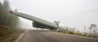 Vindkraftstransport välte på vägen