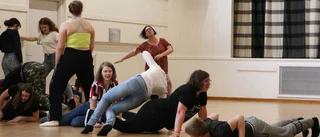 Teater avslutades med show