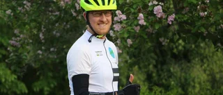 Han trampar genom Sverige för klimatet