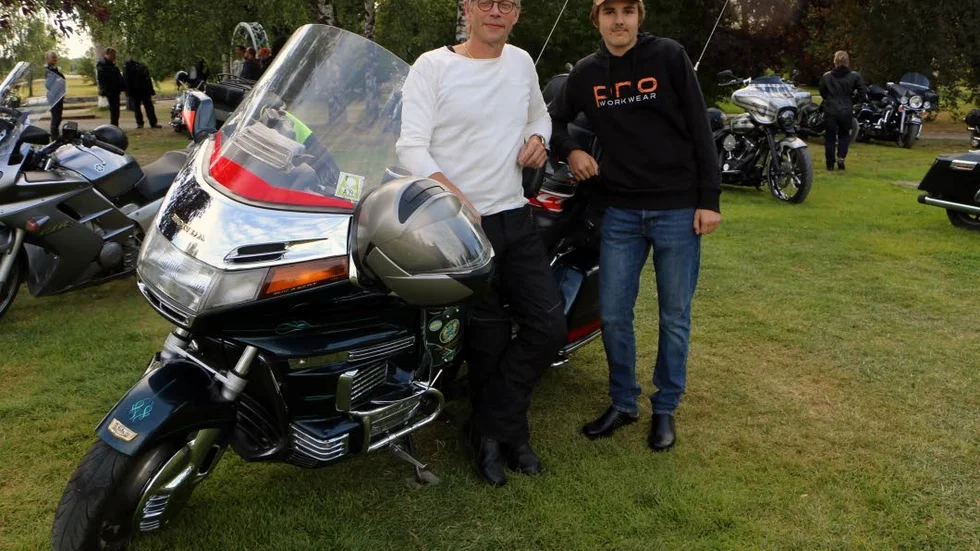 Peter Johansson och Anton Wiklund gillar Honda Goldwing. "Min MC är byggd i USA medan Harley Davidsson är byggda i Kina, påpekar Peter Johansson.