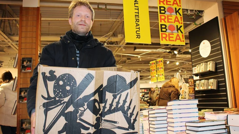 Storkund. Håkan Fasting hade med sig en flyttkartong för att bära hem fynden.