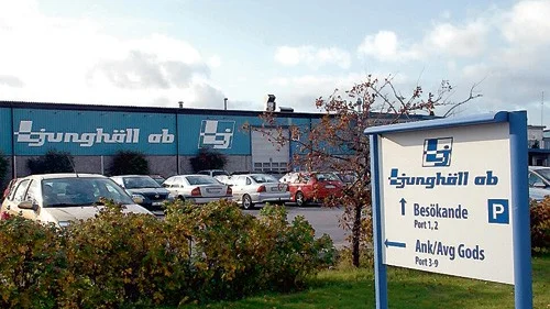 Ljunghäll AB har ett lysande år bakom sig och tänker investera 83 miljoner i fabriken i Södra Vi under 2014. Man står även inför en trolig etablering i Kina.