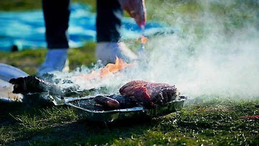 Engångsgrillar kan orsaka bränder.