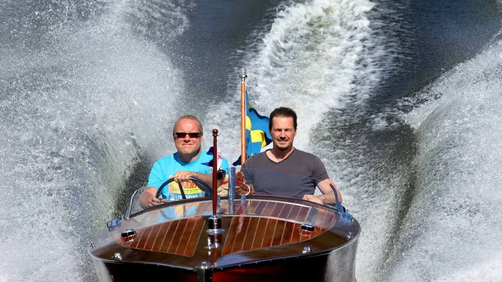 Tjoho! Bosse provkör banan, och jag får åka med.